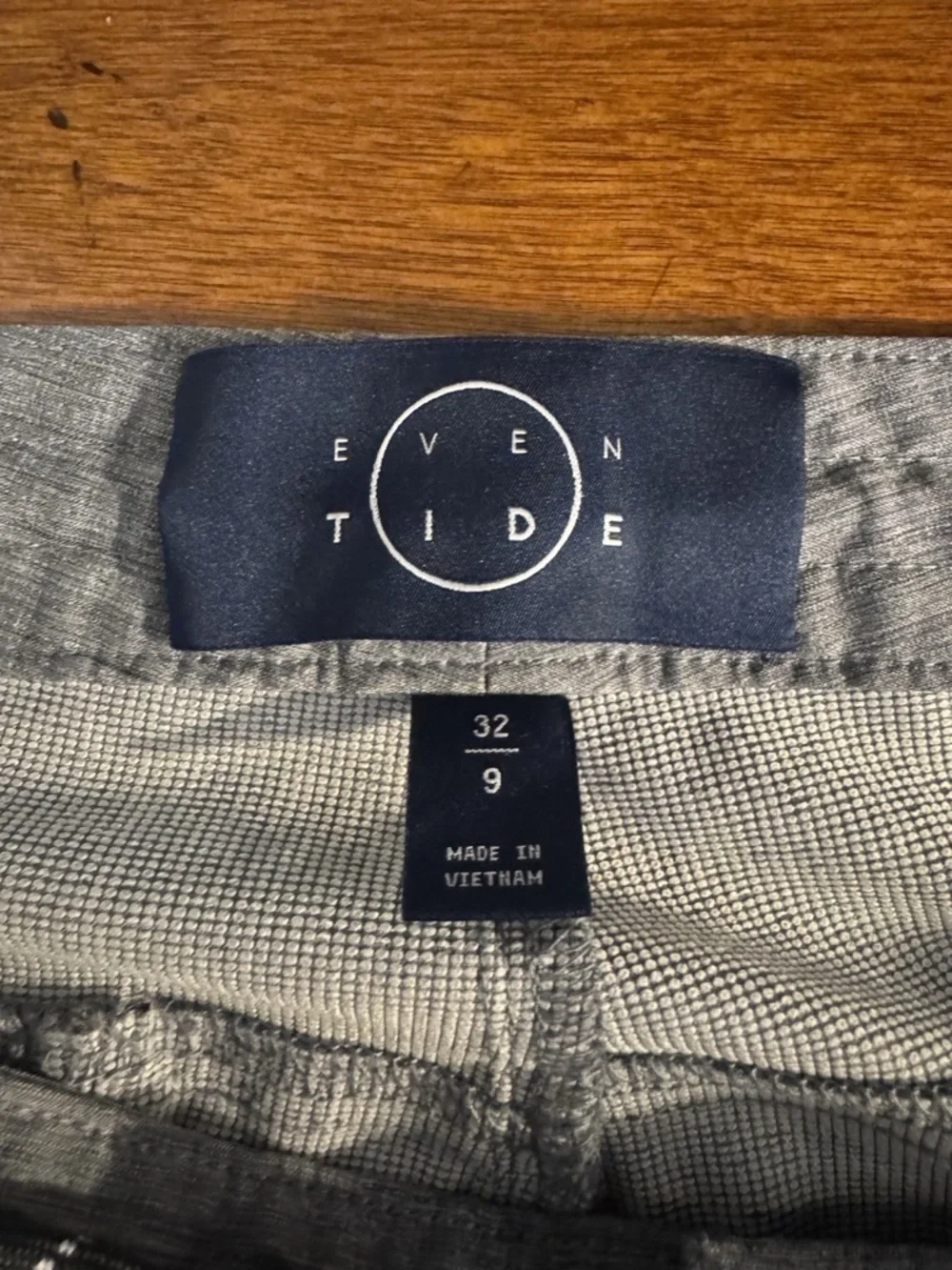 Even Tide Size 32 Solid Gray Flat Front Shorts w/Drawstrings - EUC